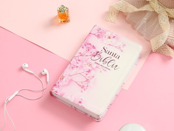 Biblia RVR60 Letra Grande 12 pts Tapa Flex Rosa con Flores - Image 3