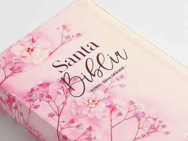 Biblia RVR60 Letra Grande 12 pts Tapa Flex Rosa con Flores - Image 4