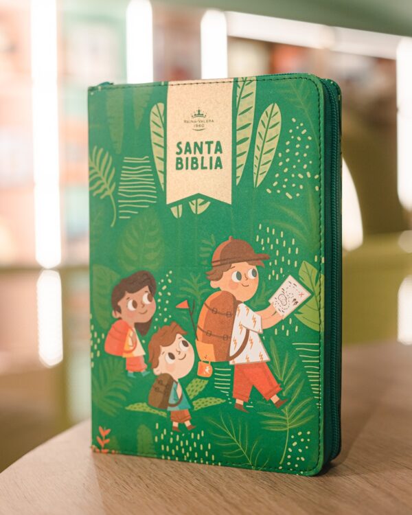 Biblia Interactiva para niños RVR60 Letra Grande 12 pts Verde Cierre - Image 7