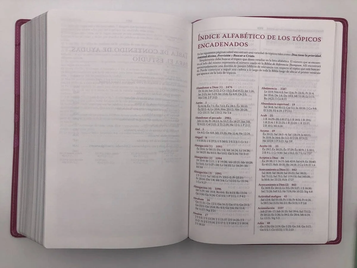 Biblia de estudio Thompson – Mujer RVR1960 - Image 7