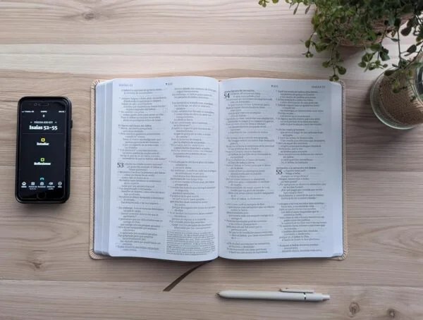 Biblia NTV Beige Letra Grande Valor Premium Filament - Image 5